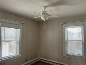 121 Hope St, Unit Unit 1 in New Bedford, MA - Building Photo - Building Photo