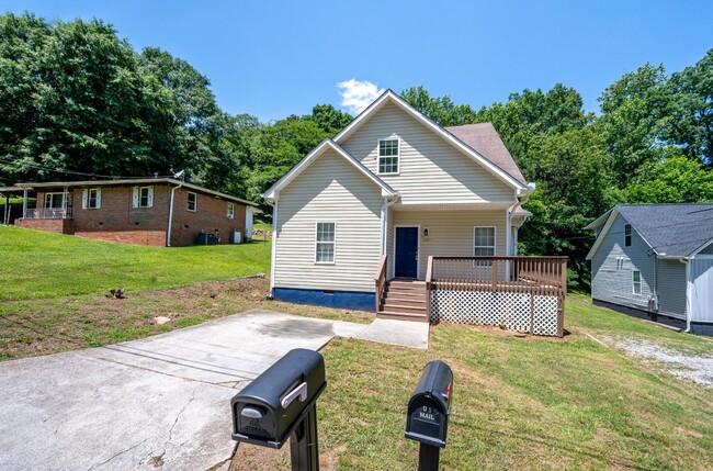 property at 2271 Sisk St NW