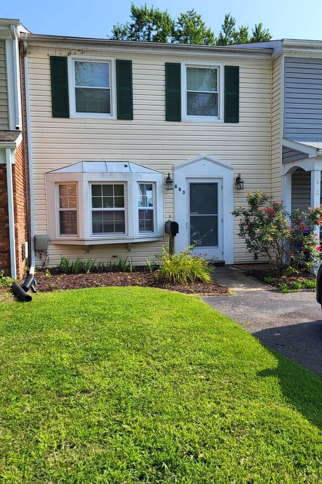 property at 683 Towne Center Dr