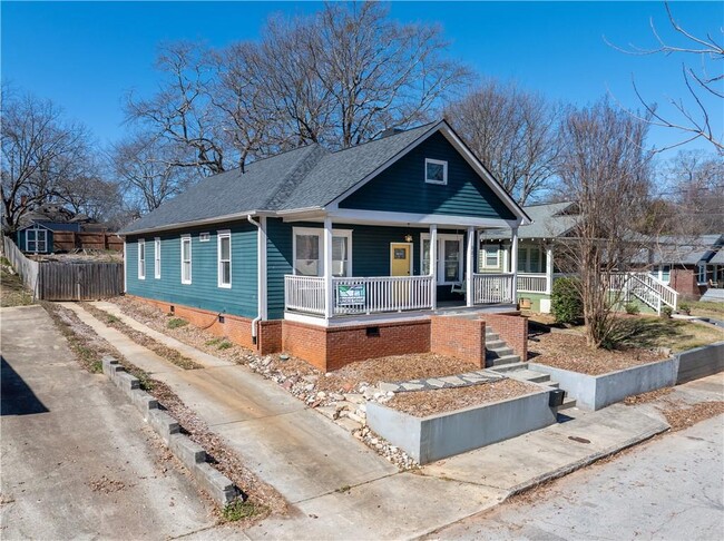 881 Oakhill Ave SW in Atlanta, GA - Building Photo - Building Photo