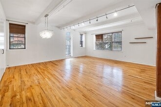 1034 Clinton St in Hoboken, NJ - Building Photo - Building Photo