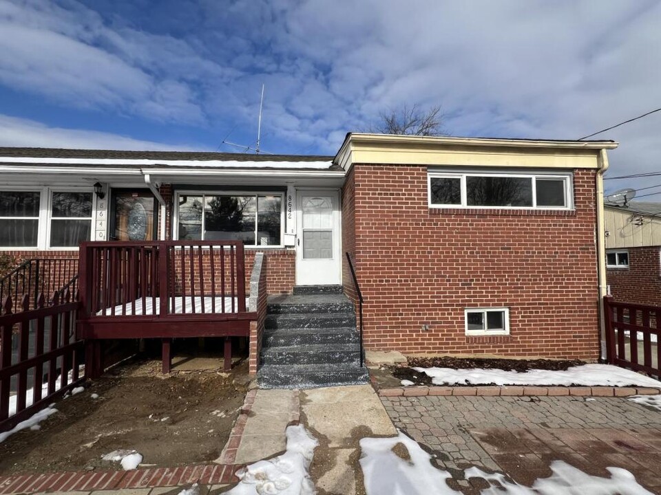 8642 11th Ave in Silver Spring, MD - Building Photo
