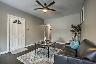 220 N Laporte Ave in Chicago, IL - Building Photo - Building Photo