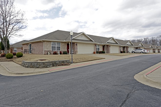 Boardwalk Condominium Apartments in Rogers, AR - Building Photo - Building Photo