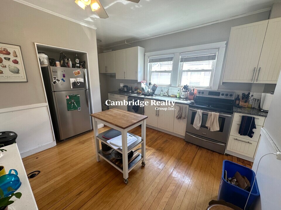 281 Alewife Brook Pky, Unit #2T in Somerville, MA - Foto de edificio