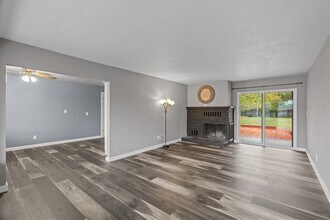 410 Lois Ln Ct in Aberdeen, WA - Building Photo - Building Photo