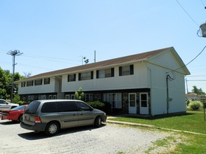 Sunset Apartments in Benton, IL - Building Photo - Building Photo