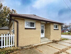 1400 Kansas St in Ottawa, IL - Building Photo