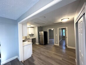 4318 1st St in Bacliff, TX - Building Photo - Building Photo