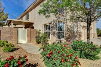 1602 Coyote Run Dr in Henderson, NV - Building Photo - Building Photo