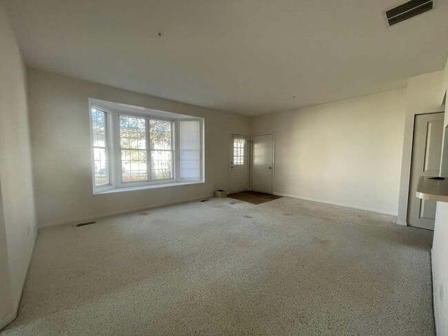 51 Arboretum Dr in Lombard, IL - Building Photo - Building Photo