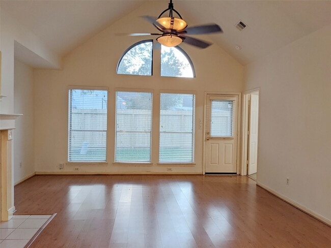 2810 Foxden Dr in Pearland, TX - Foto de edificio - Building Photo