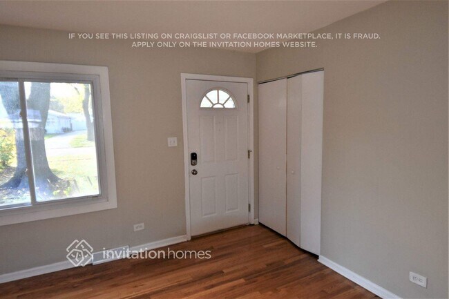 724 W James St in Villa Park, IL - Foto de edificio - Building Photo