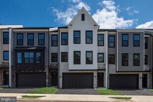 354 Evermore Ln in Stafford, VA - Building Photo