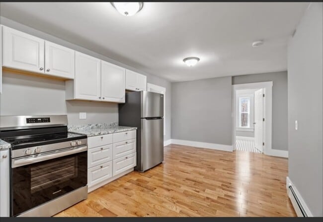 90 Leighton St, Unit Apartment 1 in Fitchburg, MA - Building Photo - Building Photo