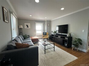 15 Barlow Ave in Glen Cove, NY - Building Photo - Building Photo