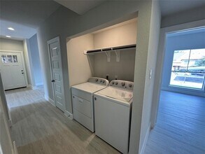 9803 Club Creek Dr in Houston, TX - Building Photo - Building Photo