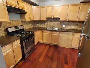 7642 S Exchange Ave in Chicago, IL - Building Photo - Building Photo