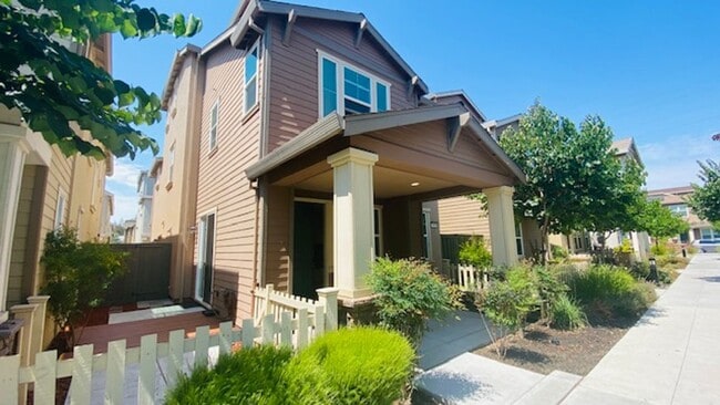 312 N Park Ct in Martinez, CA - Building Photo - Building Photo