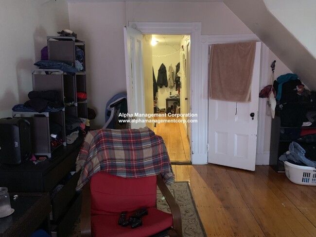 23 North Beacon St, Unit 4 in Boston, MA - Foto de edificio - Building Photo