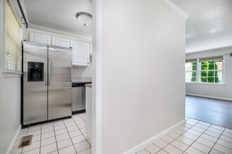 28 Woodbury Ave in Norwalk, CT - Building Photo - Building Photo