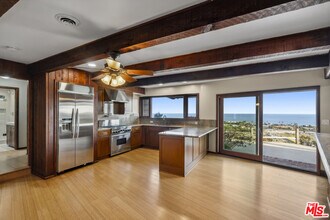 3217 Colony View Cir in Malibu, CA - Foto de edificio - Building Photo