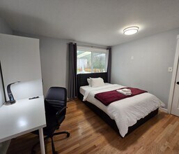 19925 Wallingford Ave N in Shoreline, WA - Foto de edificio - Building Photo