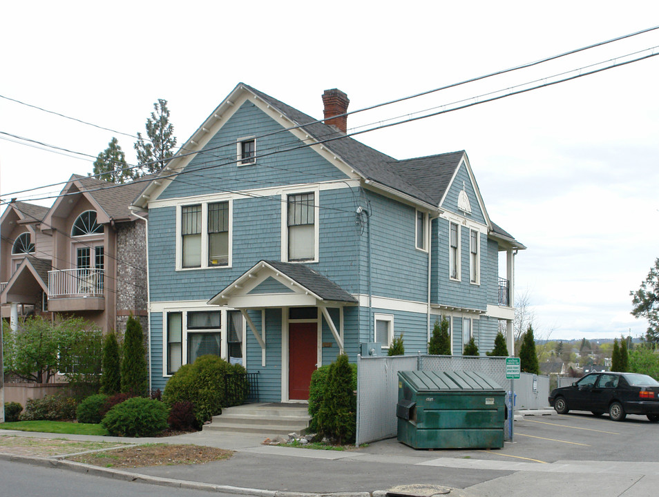 2036 W Riverside Ave in Spokane, WA - Foto de edificio