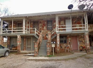 1206 Avenue B, Unit 1 in Brownwood, TX - Building Photo - Building Photo