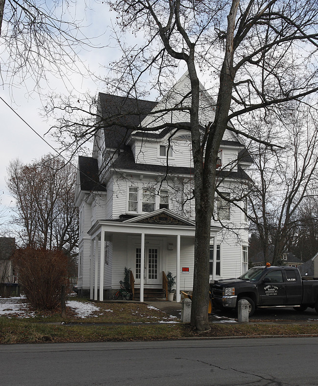 124 Kingsboro Ave in Gloversville, NY - Building Photo - Building Photo