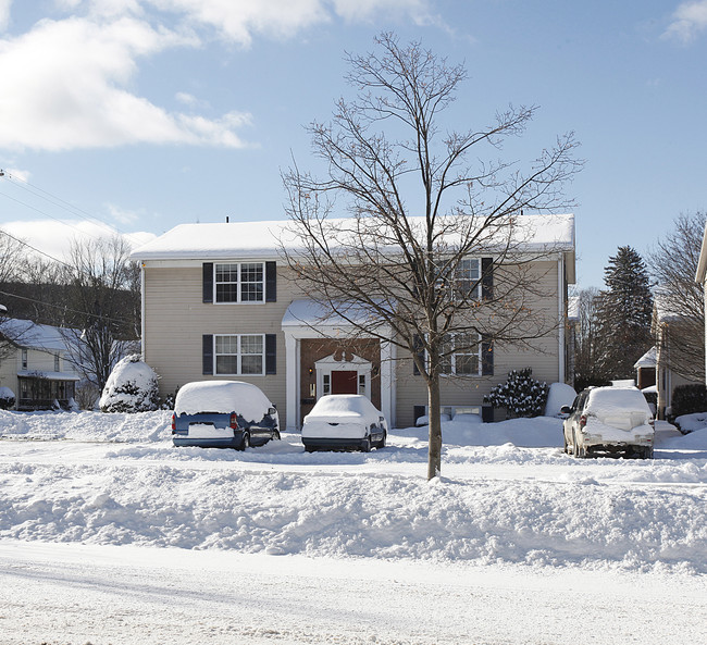 Oak Square Apartments in Oneonta, NY - Building Photo - Building Photo