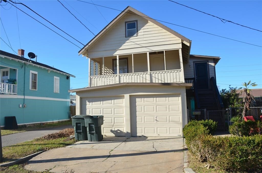 1811 52nd St in Galveston, TX - Building Photo