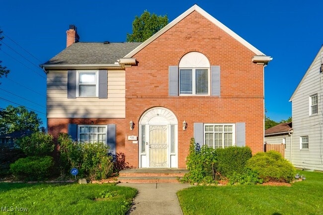 property at 630 Mineola Ave
