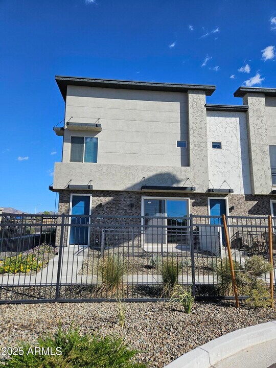 651 N Ironwood Dr in Apache Junction, AZ - Building Photo