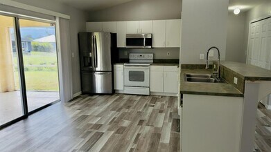 713 Rue Labeau Cir in Ft. Myers, FL - Building Photo - Building Photo