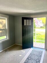 102 Central St, Unit 3 in Rockland, MA - Building Photo - Building Photo