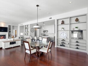 1025 NW Couch St, Unit 1414 in Portland, OR - Building Photo - Building Photo