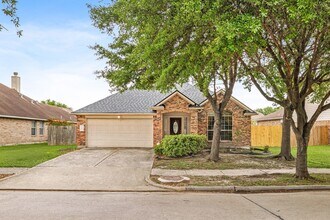 9431 Water Edge Point Ln in Humble, TX - Building Photo - Building Photo