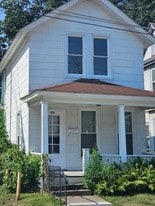 221 E 18th St in Davenport, IA - Building Photo