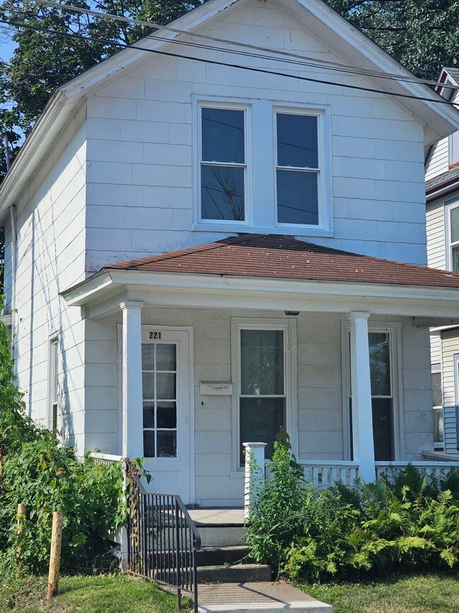property at 221 E 18th St