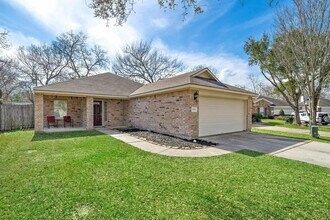 1830 Sherwood Forest Cir in League City, TX - Building Photo - Building Photo