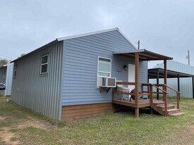 307 Hunter St in Arp, TX - Building Photo