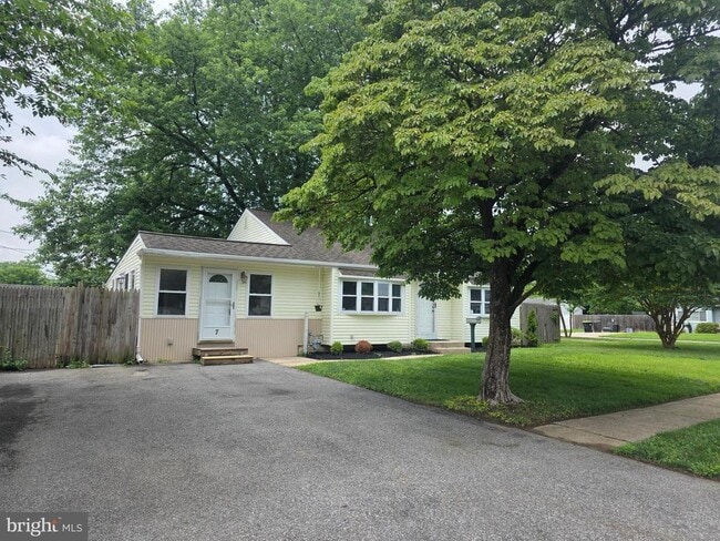 property at 7 Todd Ln
