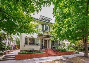 2110 G St in Sacramento, CA - Building Photo