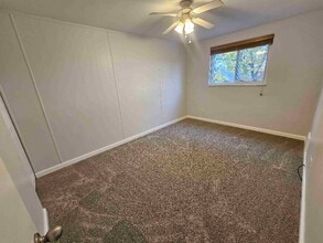 1606 Greentree Rd in Pittsburgh, PA - Foto de edificio - Building Photo