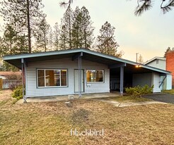 6905 N Lincoln St in Spokane, WA - Building Photo