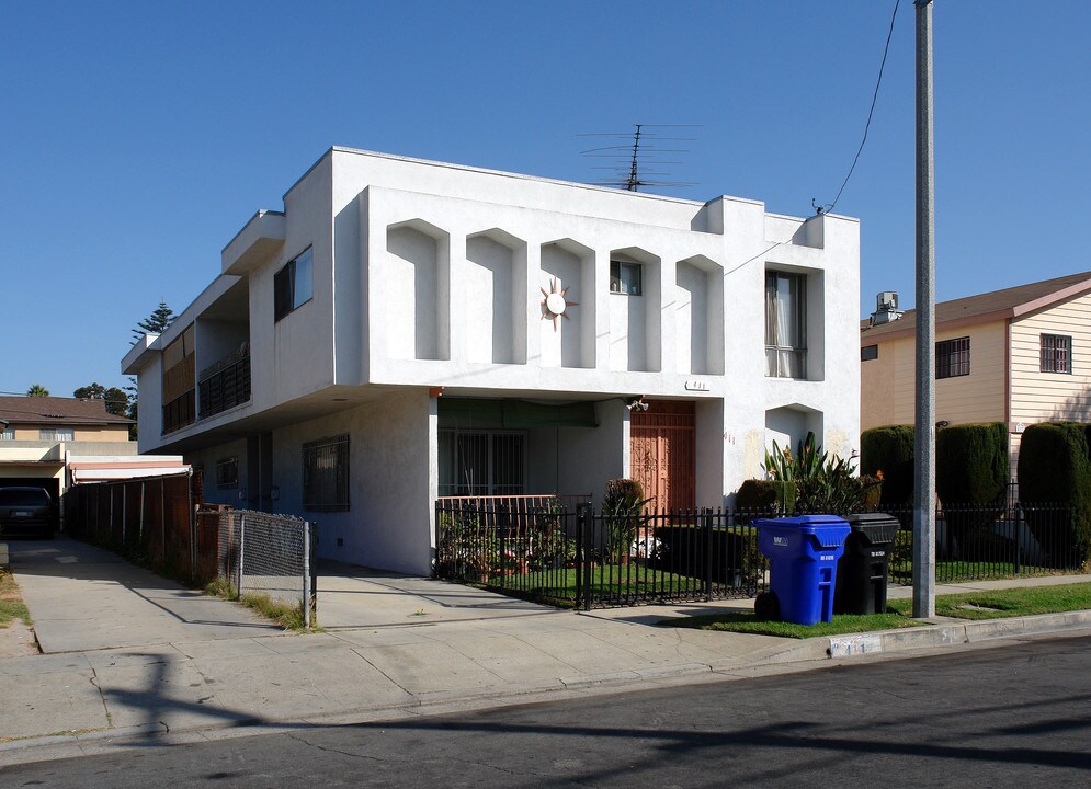 411 E 98th St in Inglewood, CA - Building Photo