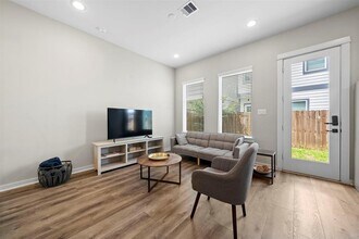 6713 Parker Grv Ln in Houston, TX - Building Photo - Building Photo