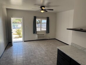1655 S Main in Las Cruces, NM - Foto de edificio - Building Photo