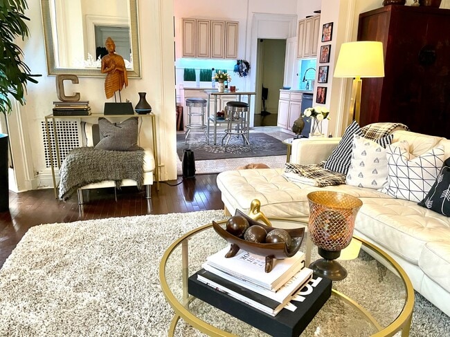 24 E Eager St, Unit 1F in Baltimore, MD - Building Photo - Building Photo